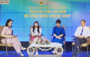 Giao lưu trực tuyến tuyển sinh 2023: Dựa vào tiêu chí nào để chọn đúng ngành học?