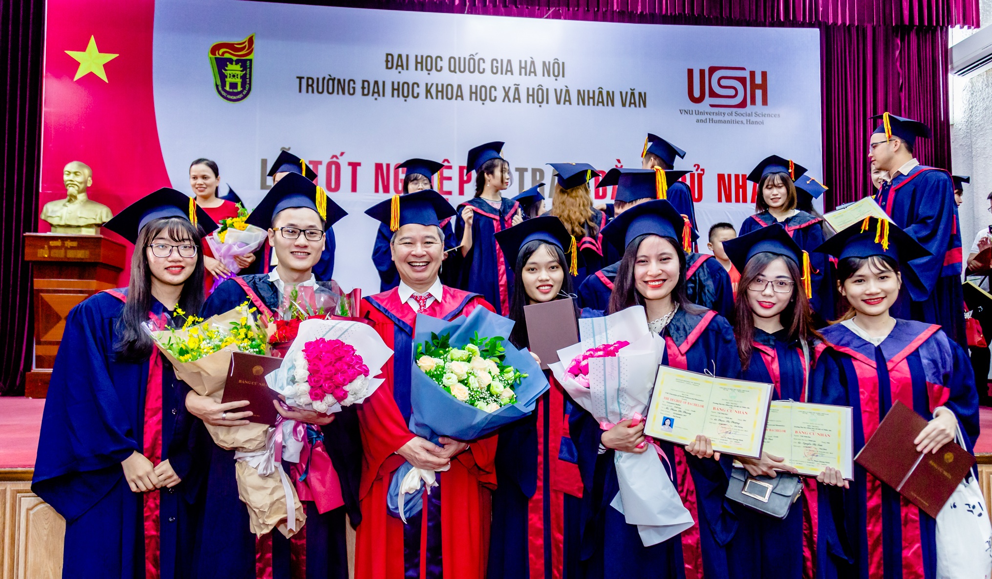 Lễ tốt nghiệp và trao bằng cử nhân 2019