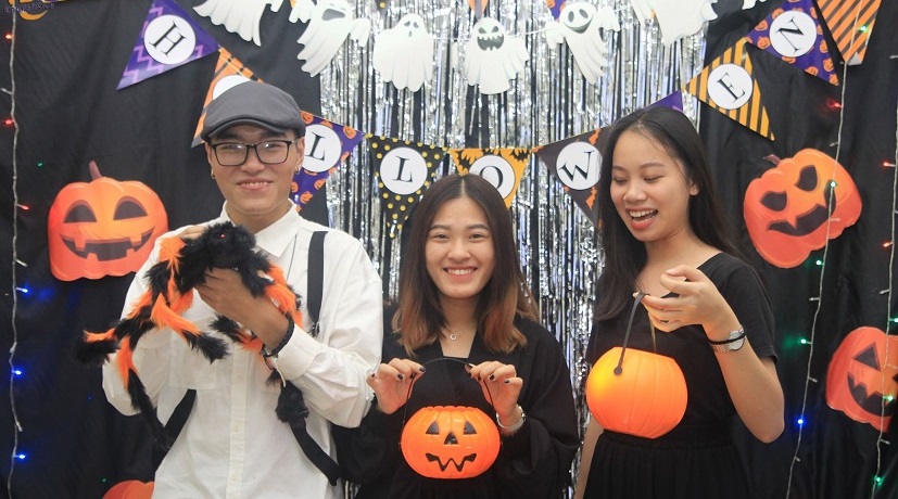 Hấp dẫn và kì bí tại lễ hội Halloween của FIS