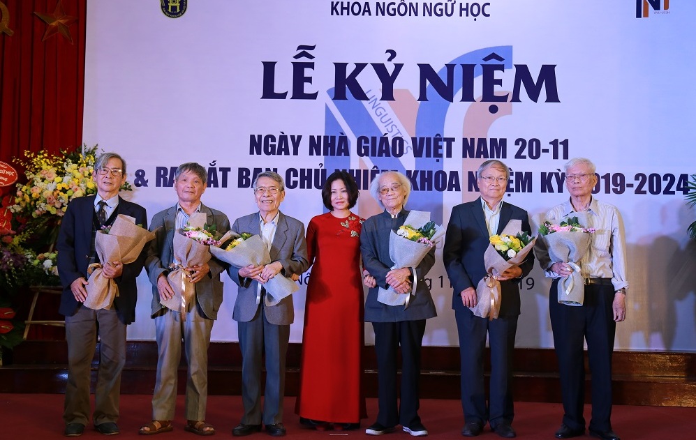 Chi bộ Khoa Ngôn ngữ học: Một nhiệm kỳ nhiều dấu ấn